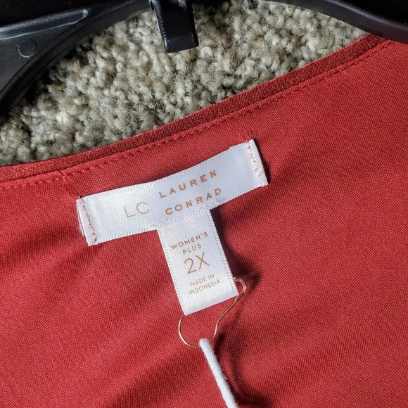 NWT Women's LC Lauren Conrad Puff Sleeve Sequin Wrap Top Size 2X - Picture 8 of 16